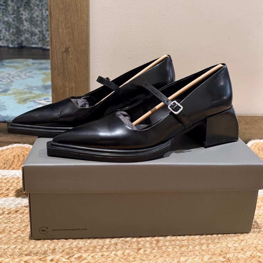 Vagabond Black Pointed Mary Jane Pumps with Silver Buckle - Picture 2 of 9